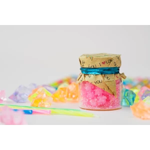 5 Cara Mudah Menghias Toples Plastik untuk Hadiah Unik